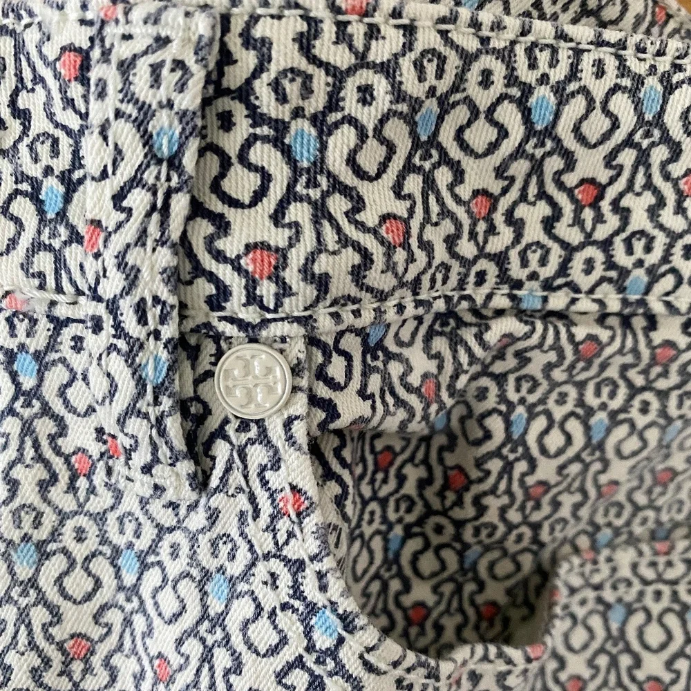 Tory Burch NWOT Patterned Denim Pants (26)